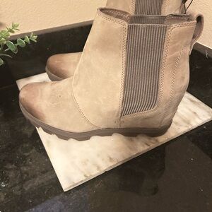 Sorel Joan Women's Beige Ankle Boots